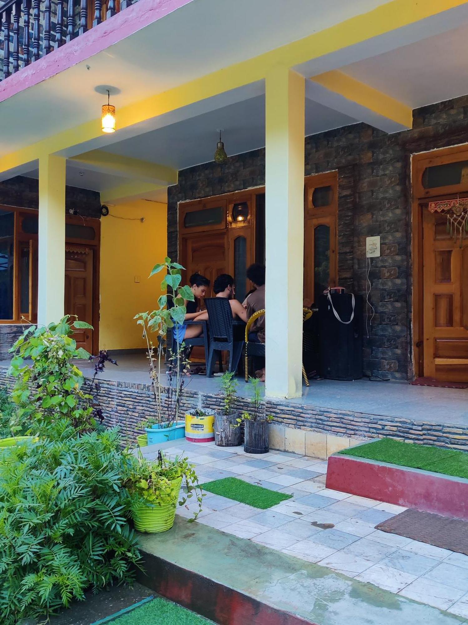 Flipsyde Retreat Hotel Kasol Exterior photo