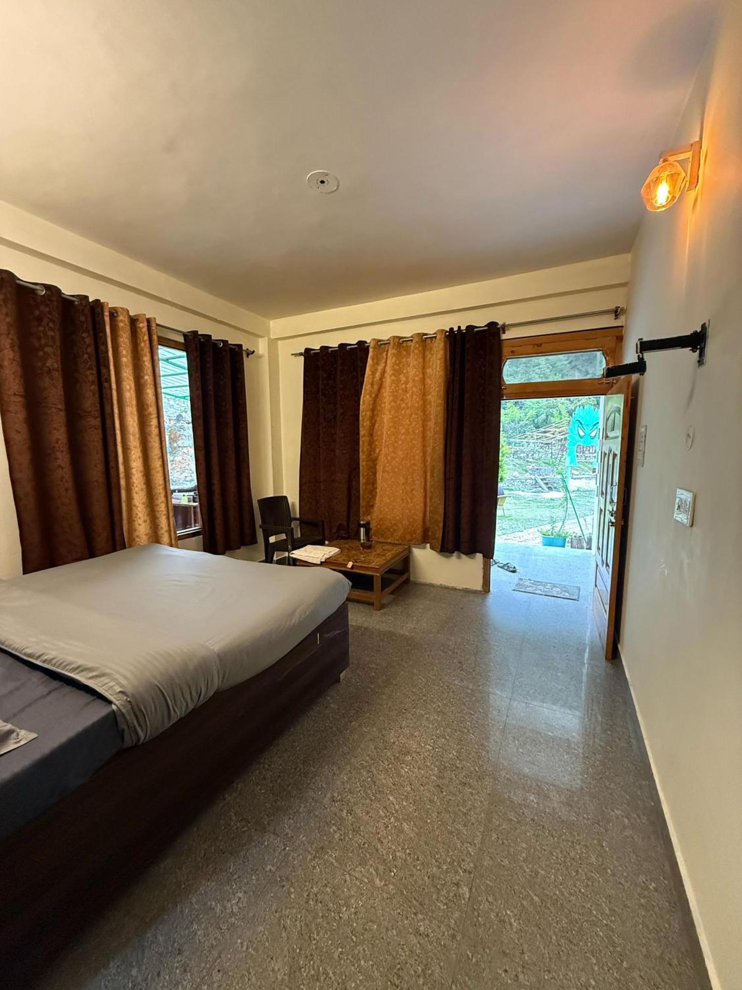 Flipsyde Retreat Hotel Kasol Exterior photo