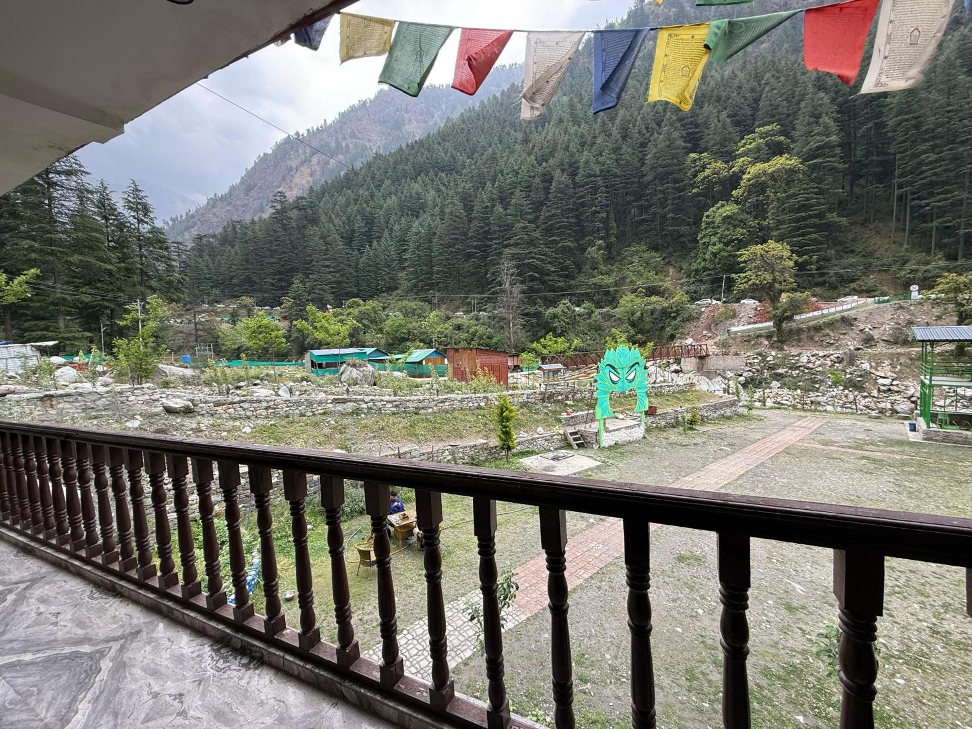 Flipsyde Retreat Hotel Kasol Exterior photo